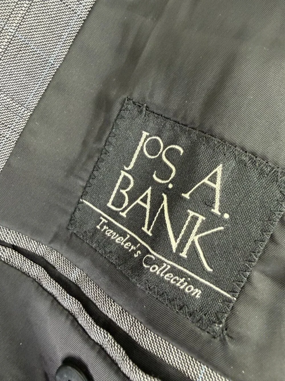 Jos A Bank 2 Piece Suit Traveler's Collection 46L Blazer 40X30 Pants Plaid Gray